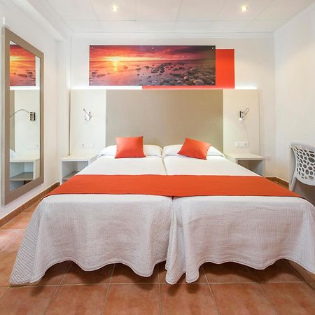 Hostal Adelino San Antonio  Eksteriør billede